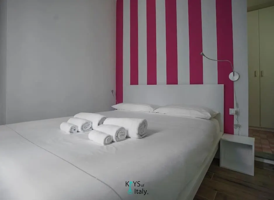 Keys Of Italy - Montenero 27 / A Shot Of Rose Milan Apartment